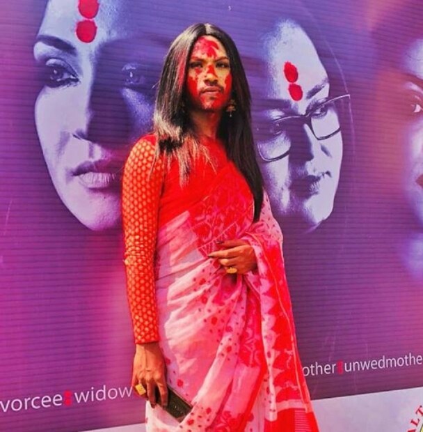 ব্রিটিশ ফ্যাশন ম্যাগাজিন ইকুয়ালের প্রচ্ছদে ইতিমধ্যেই অমিতের ছবি বেরিয়েছে ৷ তবুও বাংলার ফ্যাশন জগতে সেভাবে কাজ নেই অমিতের ৷ কারণ অ্যান্ড্রোজিনি ফ্যাশন সম্বন্ধে খুব একটা ওয়াকিবহাল নয় এই শহর ৷ Photo Courtesy: Facebook  