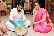 লক্ষ্মীপুজোয় নিজের হাতে সিন্নি বানাচ্ছেন প্রসেনজিৎ, ইন্টারনেটে ছবি ভাইরাল লক্ষ্মীপুজোয় নিজের হাতে সিন্নি বানাচ্ছেন প্রসেনজিৎ, ইন্টারনেটে ছবি ভাইরাল