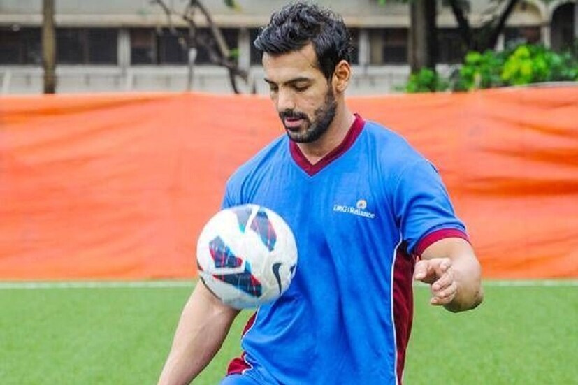 •• জন আব্রাহাম মানে বাইকের প্রতি ভালোবাসা ৷ আবার জন মানেই ফুটবলের প্রতি অমোঘ টান ৷ জন যে কত বড় ফুটবলপ্রেমী ৷ তা অভিনেতা বারবারই সে কথা নিজে মুখেই জানিয়েছেন ৷ নর্থ-ইস্ট ইউনাইটেডের অন্যতম মালিক জনকে এবার দেখা যাবে অন্য ভূমিকায় ৷ ছবি: ইনস্টাগ্রাম ৷