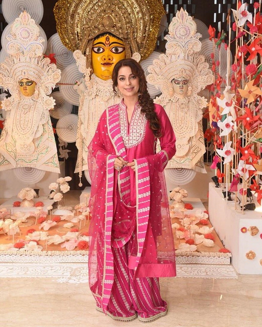 অভিনয়ের পাশাপাশি তাঁকে ড্যান্স রিয়্যালিটি শো ঝলক দিখলাজার তৃতীয় সিজনে বিচারকের ভূমিকায় দেখা গিয়েছে।(Image: Instagram) অভিনয়ের পাশাপাশি তাঁকে ড্যান্স রিয়্যালিটি শো ঝলক দিখলাজার তৃতীয় সিজনে বিচারকের ভূমিকায় দেখা গিয়েছে।(Image: Instagram)