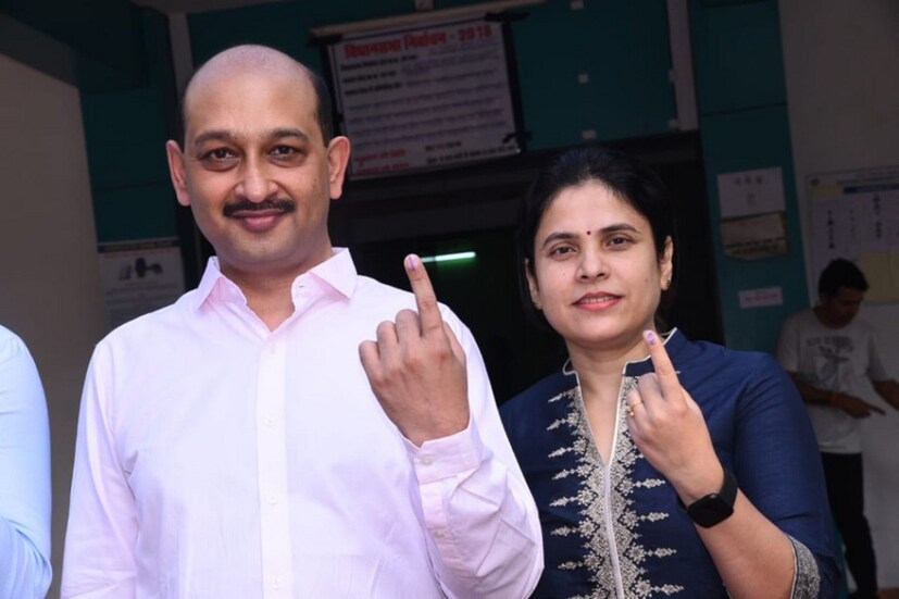রায়পুরের দেভেন্দ্র নগরের ৫৩ নং পোলিং স্টেশনে নির্বাচন পরিচালনা করেছেন মুখ্য নির্বাচন অফিসার সুব্রত সাহু । 