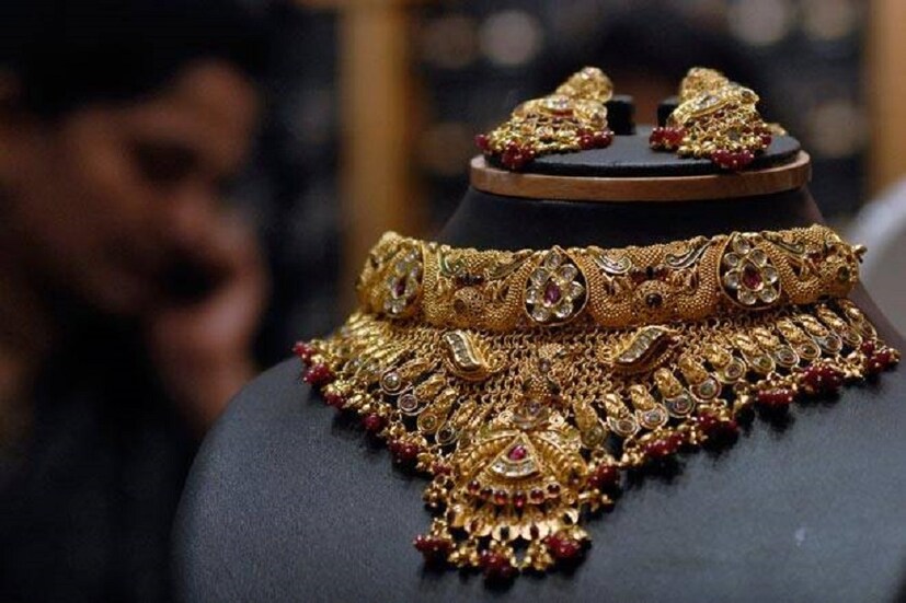২২ ক্যারাট ১০ গ্রাম সোনার দাম কমেছে ৭০ টাকা ও ১০০ গ্রাম সোনার দাম কমেছে প্রায় ৭০০ টাকা । (ছবি: সংগৃহীত)