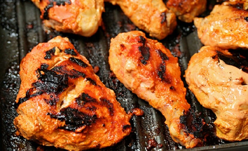 ঢাকা দিয়ে হাই ফ্লেমে ৫ মিনিট রান্না হতে দিন৷ 