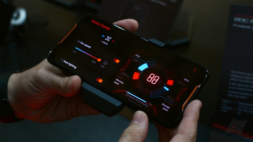 Asus ROG Phone এ রয়েছে থ্রি ডি ভেপার কুলিং সিস্টেম। এই প্রথম কোন স্মার্টফোনে এই কুলিং টেকনোলজি ব্যবহার হয়েছে।  (Photo collected)
