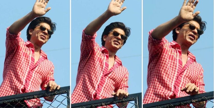 বরাবরের মতো এ'বছরও সকালবেলা 'মন্নত'-এর ছাদে, ফ্যানেদের সামনে এলেন বাদশা। পরণে সাদা-লাল চেক শার্ট, সঙ্গে আব্রাম। মধ্যরাত থেকেই 'মন্নত'-এ পার্টি শুরু হয়ে গিয়েছিল! ছিলেন সুহানা, গৌরী আর করণ জোহর। গৌরীকে কেক খাওয়ানোর মিষ্টি মুহূর্ত ফ্রেমবন্দি করলেন করণ।  Photo Source: Instagram