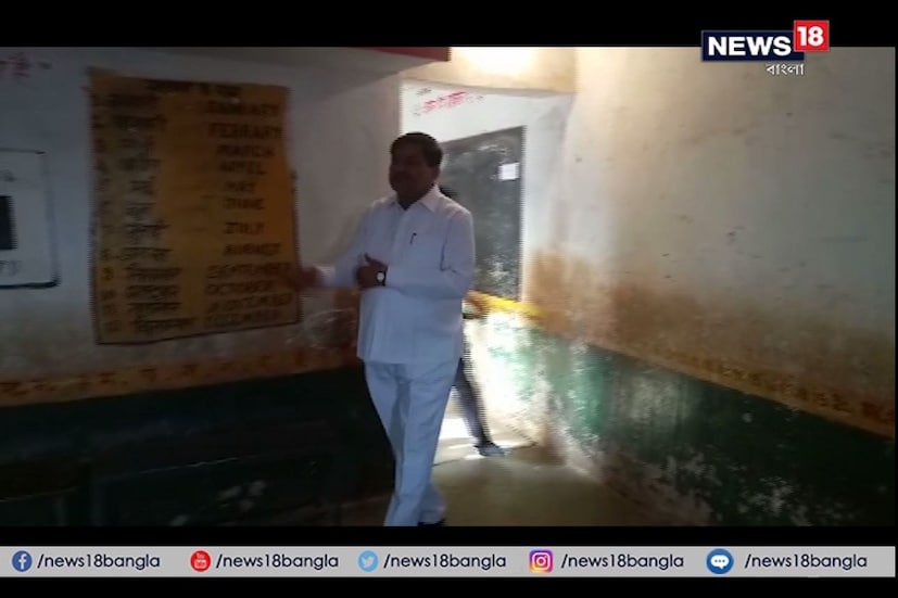 মোটের উপর শান্তিতেই কেটেছে ছত্তীসগড়ের দ্বিতীয় দফার নির্বাচন ৷ EVM কারচুপির অভিযোগেও শেষ দফায় ৭১.৯৩% ভোট ছত্তীসগড়ে ৷ কিন্তু শান্তিপূর্ণ ভোট হলেও আজব কাণ্ড ঘটতে দেখা গিয়েছে ছত্তীসগড়ে ৷ 