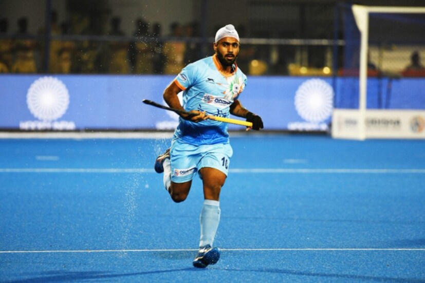  ১৯৭৫ সালে কুয়ালা লামপুর বিশ্বকাপে চ্যাম্পিয়ন হয়েছিল ভারত। সেটাই এখনও পর্যন্ত প্রথম এবং শেষবার ৷ ৪৩ বছর পরে এ বার ঘরের মাঠে দ্বিতীয় বার চ্যাম্পিয়ন হতে মরিয়া ভারতীয় খেলোয়াড়রা ৷ Photo: Twitter