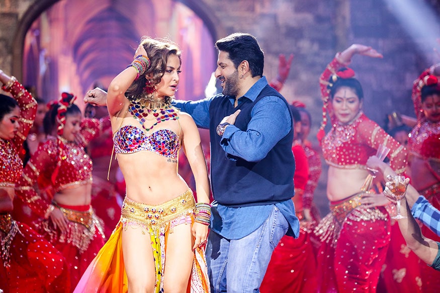আরশাদ ওয়ারসি বলেছেন, ‘এমন একটা গান, যেটা এর আগেই মানুষ এত পছন্দ করেছেন, গুনগুন করেছেন, নেচেছেন; সেই গান যখন নিজের কাছে আসে, খুব ভালো লাগে। (Image: Special Arrangement) আরশাদ ওয়ারসি বলেছেন, ‘এমন একটা গান, যেটা এর আগেই মানুষ এত পছন্দ করেছেন, গুনগুন করেছেন, নেচেছেন; সেই গান যখন নিজের কাছে আসে, খুব ভালো লাগে। (Image: Special Arrangement)