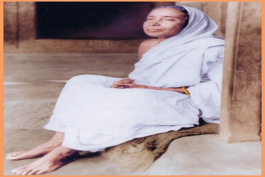 তিনি সতেরও মা অসতেরও মা ৷ তিনি জগজ্জননী, সাক্ষাৎ জগদ্ধাত্রী ৷ তিনি প্রতিটি নারীর মধ্যে দয়া, মায়া ও মমতার বিচ্ছুরণ দেখতে বারেবারে তাঁর সন্তানদের সদুপোদেশ দিয়েছেন ৷ ছবি সংগৃহীত ৷ তিনি সতেরও মা অসতেরও মা ৷ তিনি জগজ্জননী, সাক্ষাৎ জগদ্ধাত্রী ৷ তিনি প্রতিটি নারীর মধ্যে দয়া, মায়া ও মমতার বিচ্ছুরণ দেখতে বারেবারে তাঁর সন্তানদের সদুপোদেশ দিয়েছেন ৷ ছবি সংগৃহীত ৷