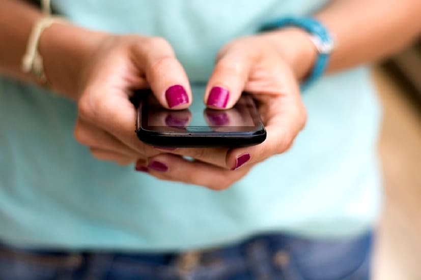 PAN কার্ড ছাড়া এখন কার্যত অস্তিত্ব বিপন্ন! যে কোনও সরকারি পরিষেবা থেকে শুরু করে ব্যাঙ্কের লেনদেন, প্যান ছাড়া কিছুই সম্ভব নয়৷ এখনও অনেকেরই প্যান কার্ড নেই৷ নানা কাজের চাপে এই জরুরি কাজটাই হয়ে উঠছে না? তা হলে চিন্তা করবেন না৷ বাড়ি বসে অনলাইনেই এ বার করে ফেলুন প্যান কার্ডের আবেদন৷