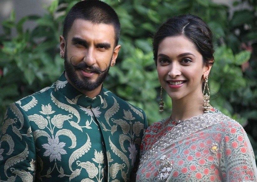 কোঙ্কনি মতে ঐতিহ্য মেনে বিয়ে সম্পন্ন হল দীপিকা, রণবীরের। ইতালির লেক কোমোতে এক্কেবারে পরিবারের ঘনিষ্ঠ আত্মীয়দের সঙ্গে সম্পন্ন হয় বিয়ে। (Photo collected) কোঙ্কনি মতে ঐতিহ্য মেনে বিয়ে সম্পন্ন হল দীপিকা, রণবীরের। ইতালির লেক কোমোতে এক্কেবারে পরিবারের ঘনিষ্ঠ আত্মীয়দের সঙ্গে সম্পন্ন হয় বিয়ে। (Photo collected)
