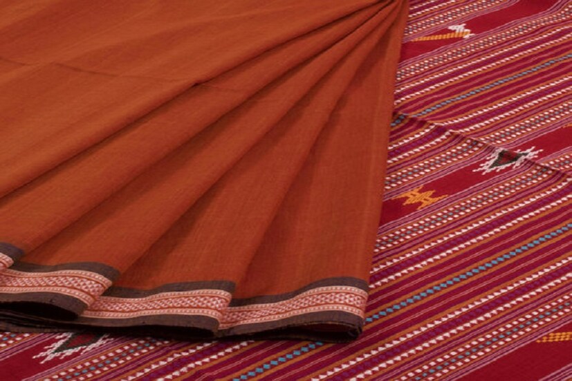 শাড়ি শুধু পরতে ভালবাসলেই হবে না! মাথায় রাখতে হবে, শাড়ি কিন্তু খুব সেনসিটিভ! কাজেই, বছরের পর বছর শাড়ি নতুনের মতো রাখতে শাড়ির সঠিক যত্ন নিন! কীভাবে? রইল সহজ টিপস-- Photo Source: Collected