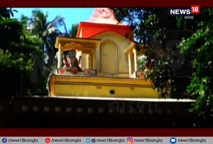 • ১০৫ বছর আগে মণিলাল চক্রবর্তী স্বপ্নাদেশ পান। স্বপ্নাদেশে নিত্যসেবার নির্দেশ দেন মা। সেই কারণেই গঙ্গার তীরে মন্দির নির্মাণ। নিজস্ব চিত্র ৷