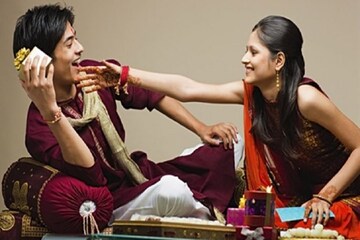 কুল ডুড থেকে আঁতেল, জেনে নিন সব রকম 'ভাই'-কে দেওয়ার সেরা গিফট