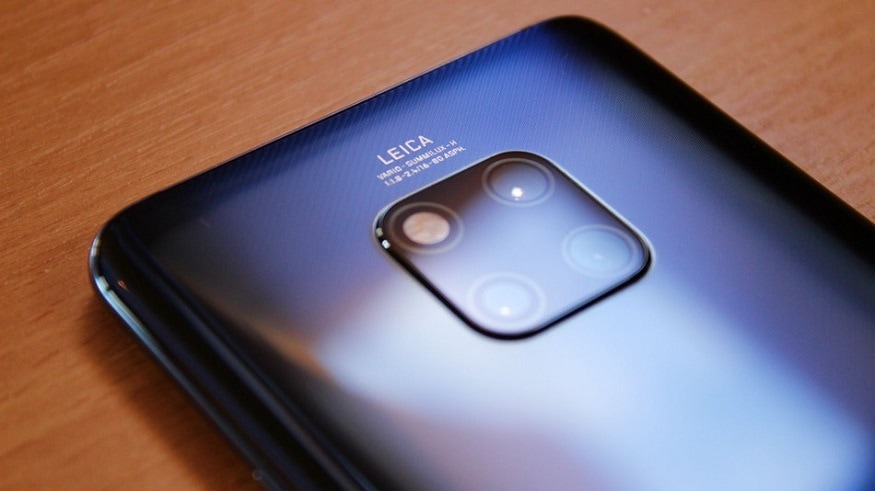 Huawei P20 Pro ফোনের মতোই Huawei Mate 20 Pro তেও রয়েছে Leica রিয়ার ক্যামেরা। রি ক্যামেরায় রয়েছে 40MP+20MP+8MP তিনটি সেন্সার। (Photo collected) Huawei P20 Pro ফোনের মতোই Huawei Mate 20 Pro তেও রয়েছে Leica রিয়ার ক্যামেরা। রি ক্যামেরায় রয়েছে 40MP+20MP+8MP তিনটি সেন্সার। (Photo collected)