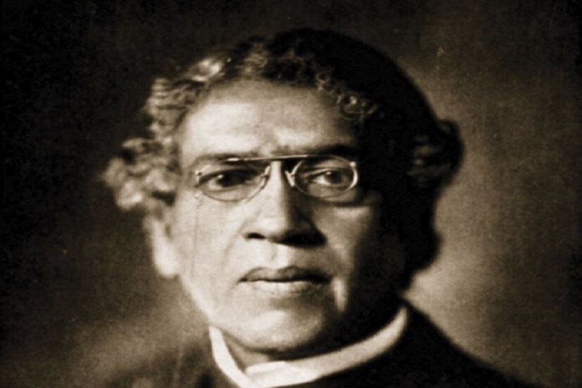 ভারতীয় মুদ্রায় নয়, পাউন্ডে এবার দেখা যেতে পারে বাঙালি বিজ্ঞানী স্যার জগদীশ চন্দ্র বসুর মুখ ৷ ২০২০-তে ইংল্যান্ডের বাজারে আসতে চলেছে নতুন ৫০ পাউন্ডের নোট ৷ নোটে ছাপানো হবে কোন বিজ্ঞানীর মুখ ৷ এমনই সিদ্ধান্ত নেয় ব্যাঙ্ক অফ ইংল্যান্ড ৷ তাদের তরফেই উঠে আসে ১০০ জনের নাম ৷ আর প্রথমিক এই নামগুলির মধ্যেই রয়েছে বাঙালি এই বিজ্ঞানীর নাম ৷ Photo Collected ভারতীয় মুদ্রায় নয়, পাউন্ডে এবার দেখা যেতে পারে বাঙালি বিজ্ঞানী স্যার জগদীশ চন্দ্র বসুর মুখ ৷ ২০২০-তে ইংল্যান্ডের বাজারে আসতে চলেছে নতুন ৫০ পাউন্ডের নোট ৷ নোটে ছাপানো হবে কোন বিজ্ঞানীর মুখ ৷ এমনই সিদ্ধান্ত নেয় ব্যাঙ্ক অফ ইংল্যান্ড ৷ তাদের তরফেই উঠে আসে ১০০ জনের নাম ৷ আর প্রথমিক এই নামগুলির মধ্যেই রয়েছে বাঙালি এই বিজ্ঞানীর নাম ৷ Photo Collected