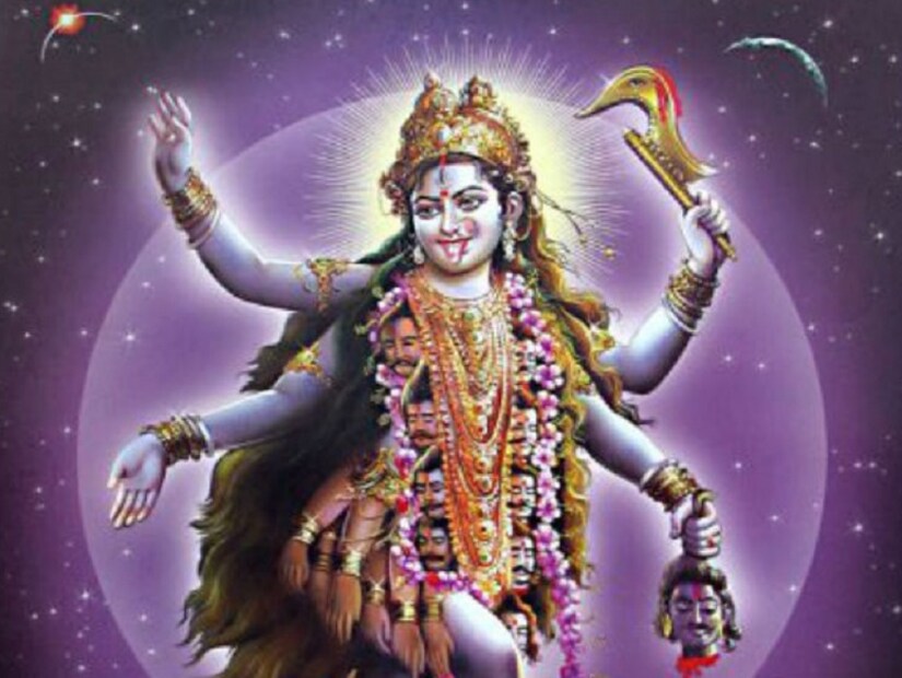 • আজ কালী পুজো ৷ মা কালীকে বলা হয় মাতৃমূর্তির শক্তি রূপ ৷ পুজোর সহজ কয়েকটি কালী মন্ত্র জেনে নিন ৷