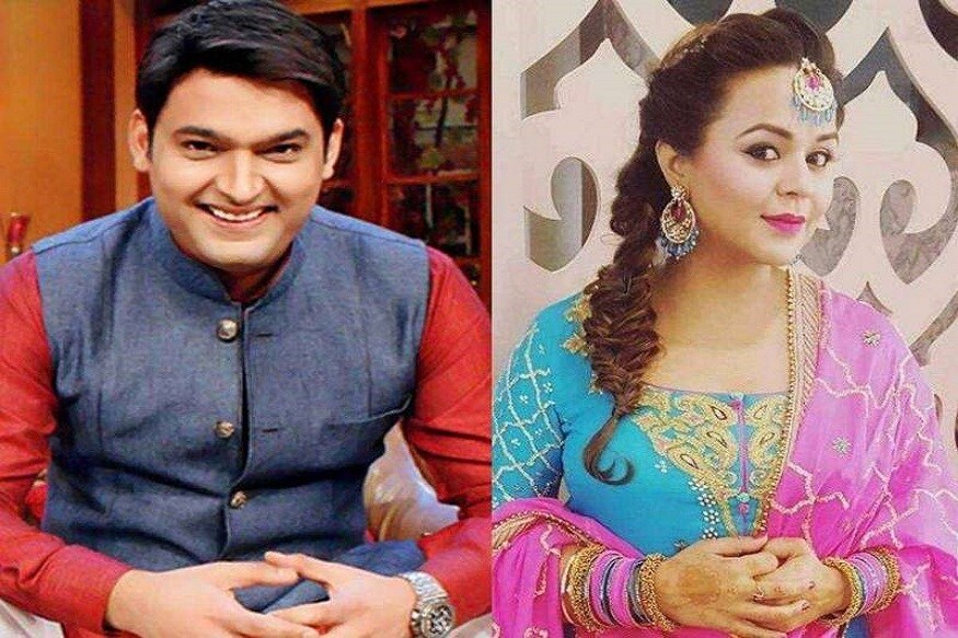 বলিউডে যেন বিয়ের মরশুম চলছে। দীপিকা-রণবীরের বিয়ের হ্যাংওভার থেকে বেরোতে পারেনি নেটিজেনরা। আর একদিকে চলছে প্রিয়ঙ্কা চোপড়া ও নিক জোনাসের বিয়ে নিয়ে তোড়জোড়। আর এই বিয়ের তালিকায় এবার নাম লেখা্লেন কমেডিয়ান অভিনেতা কপিল শর্মা। (Photo collected) বলিউডে যেন বিয়ের মরশুম চলছে। দীপিকা-রণবীরের বিয়ের হ্যাংওভার থেকে বেরোতে পারেনি নেটিজেনরা। আর একদিকে চলছে প্রিয়ঙ্কা চোপড়া ও নিক জোনাসের বিয়ে নিয়ে তোড়জোড়। আর এই বিয়ের তালিকায় এবার নাম লেখা্লেন কমেডিয়ান অভিনেতা কপিল শর্মা। (Photo collected)