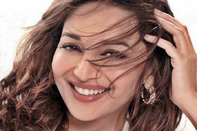 মাধুরী দীক্ষিত ৷ নাম বললেই একসঙ্গে অনেক কথা চলে আসেছ ৷ ধক-ধক গার্ল থেকে হাম আপকে হ্যায় কৌন এক দশক ধরে দর্শকদের হৃদয়ে রাজ করা সুন্দরী-লাস্যময়ী অভিনেত্রী ৷ Photo- file 