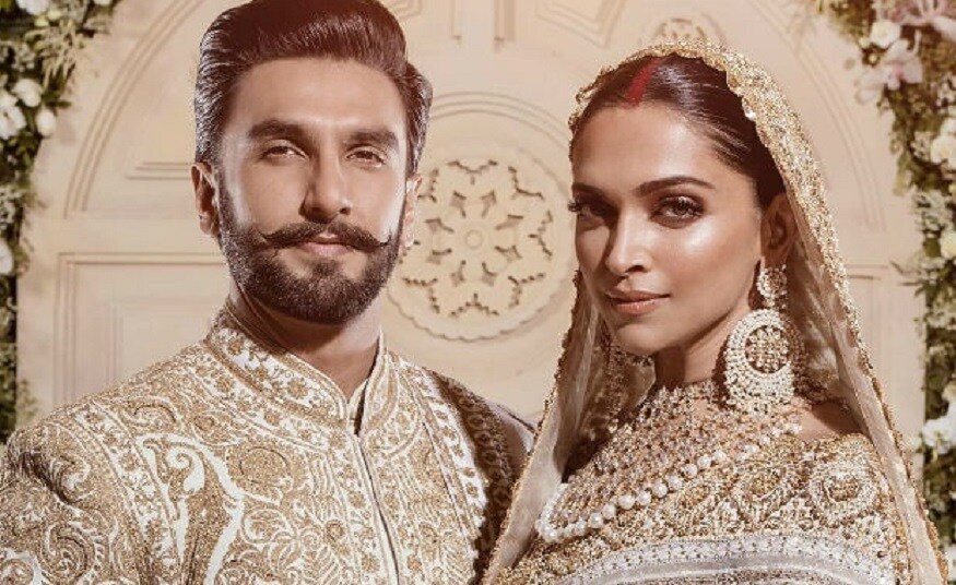 তবে মুম্বই রিসেপশনের আগে পর্যন্ত বিয়ের যেকোনও ছোটখাট অনুষ্ঠানেও সব্যসাচীর ওপরেই ভরসা রেখেছেন দীপিকা৷ মুম্বই রিসেপশনে দীপিকা পরেন আবু জানি-সন্দীপ খোসলার ডিজাইন করা সাদা রাজকীয় পোশাক৷ রণবীর পরেন রোহিত বালের ক্রিয়েশন৷ তবে মুম্বই রিসেপশনের আগে পর্যন্ত বিয়ের যেকোনও ছোটখাট অনুষ্ঠানেও সব্যসাচীর ওপরেই ভরসা রেখেছেন দীপিকা৷ মুম্বই রিসেপশনে দীপিকা পরেন আবু জানি-সন্দীপ খোসলার ডিজাইন করা সাদা রাজকীয় পোশাক৷ রণবীর পরেন রোহিত বালের ক্রিয়েশন৷