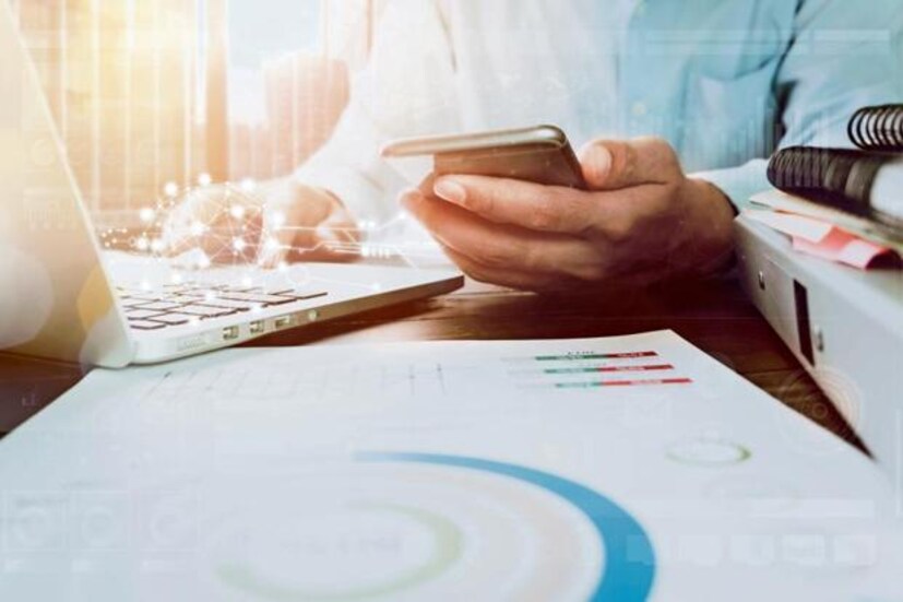 এই দুই সাইটের মধ্যেই যে কোনও একটিতে প্যান কার্ডের আবেদন করা যাবে৷ এই দুটিই অফিসিয়াল ওয়েবসাইট৷ অন্য কোনও সাইটের ফাঁদে পা না-দেওয়াটাই বুদ্ধিমানের৷ সেখানে ডেবিট বা ক্রেডিট কার্ডের মাধ্যমে টাকা পেমেন্ট করার অপশন থাকবে৷