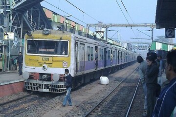 লোকাল ট্রেনের যাত্রীদের জন্য নয়া পরিষেবা চালু করছে রেল, ট্রেনযাত্রা এবার ফুরফুরে...