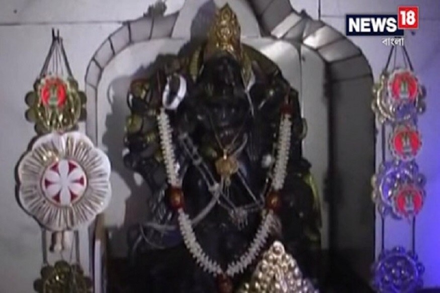 রটন্তিকালী- পুত্র সন্তান কামনায় বিশেষ ভাবে এই দেবীর পুজা করা হয় ৷ এছাড়া ধনবৃদ্ধির জন্যও বছরের একটি বিশেষ অমাবস্যায় পুজিত হন দেবী । শাস্ত্র মতে মাঘ মাসের কৃষ্ণাচতুর্দশী তিথির নামই হলো রটন্তি,এইদিন সন্ধায় দেবীর পুজো হয়। Photo Collected রটন্তিকালী- পুত্র সন্তান কামনায় বিশেষ ভাবে এই দেবীর পুজা করা হয় ৷ এছাড়া ধনবৃদ্ধির জন্যও বছরের একটি বিশেষ অমাবস্যায় পুজিত হন দেবী । শাস্ত্র মতে মাঘ মাসের কৃষ্ণাচতুর্দশী তিথির নামই হলো রটন্তি,এইদিন সন্ধায় দেবীর পুজো হয়। Photo Collected