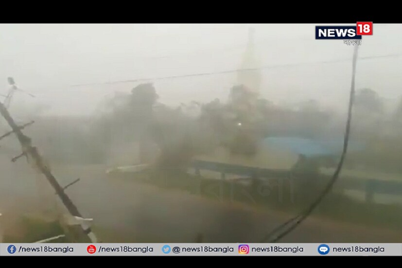 ভয়ঙ্কর ঝড়ের দাপটে তছনছ পুডুচেরি, কেরল, করাইক্কলের বিস্তীর্ণ এলাকা বিপন্ন হয়েছে ৷ 