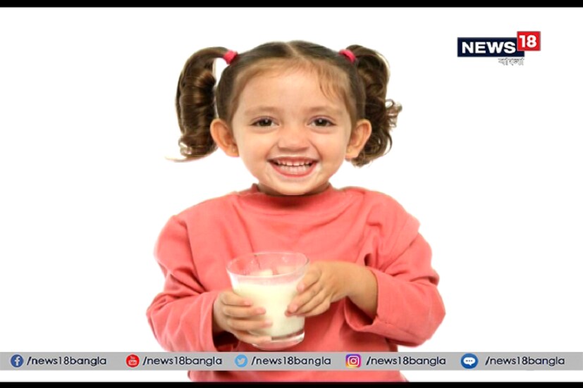 দুধের প্যাকেট কেনার সময়ে ভাল করে দেখে নিতে হবে সঙ্গে ম্যানুফ্যাকচারিং ডেটও ৷ 