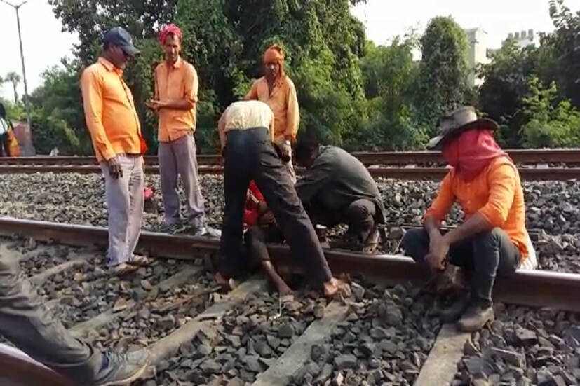 এখনও পরিষেবা স্বাভাবিক হয়নি লাইন জোড়া লাগানোর কাজ চলছে ৷