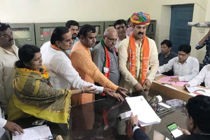 টঙ্ক বিধানসভা থেকে নমিনেশন পেপার জমা দিয়েছেন বিজেপি প্রার্থী ইউনুস খান । 