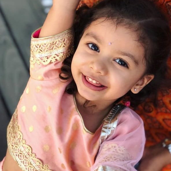 • অন্যদিকে মেয়ে মিশা সবে এক বছরের চৌকাঠ পেড়িয়েছে ৷ ছেলে-মেয়ে নিয়ে এখন সুখের দিন কাটাচ্ছেন ‘পদ্মাবত’ তারকা ৷ ছবি: ইনস্টাগ্রামের সৌজন্যে ৷ • অন্যদিকে মেয়ে মিশা সবে এক বছরের চৌকাঠ পেড়িয়েছে ৷ ছেলে-মেয়ে নিয়ে এখন সুখের দিন কাটাচ্ছেন ‘পদ্মাবত’ তারকা ৷ ছবি: ইনস্টাগ্রামের সৌজন্যে ৷