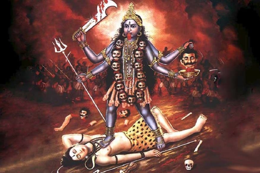 শ্মশান কালী- শ্মশানের অধিষ্ঠাত্রী দেবীই হলেন শ্মশানকালী। তার পুজাবিধি একটু অন্যপ্রকার। সাধারনত বলা হয়ে থাকে যে গৃহীদের জন্য এই দেবীর পুজা নিষিদ্ধ।সেই সকল গৃহীই তার পুজা করতে পারে,যে শশ্বানে তাদের পরিবারের দেহ রাখা হয়েছে এবং শুধুমাত্র সেই শ্মশানকালীর পুজা তারা করতে পারেন। কিন্তু সব শ্মশানেই শ্মশানকালী থাকে না।ছোট ছোট শ্বশান মিলে একটি মহাশ্বশান হয়,আর কয়েকটি মহাশ্বশান নিয়েই শ্বশানপীঠ হয়,এই পীঠেই দেবী অবস্থান করেন ৷ Photo Collected শ্মশান কালী- শ্মশানের অধিষ্ঠাত্রী দেবীই হলেন শ্মশানকালী। তার পুজাবিধি একটু অন্যপ্রকার। সাধারনত বলা হয়ে থাকে যে গৃহীদের জন্য এই দেবীর পুজা নিষিদ্ধ।সেই সকল গৃহীই তার পুজা করতে পারে,যে শশ্বানে তাদের পরিবারের দেহ রাখা হয়েছে এবং শুধুমাত্র সেই শ্মশানকালীর পুজা তারা করতে পারেন। কিন্তু সব শ্মশানেই শ্মশানকালী থাকে না।ছোট ছোট শ্বশান মিলে একটি মহাশ্বশান হয়,আর কয়েকটি মহাশ্বশান নিয়েই শ্বশানপীঠ হয়,এই পীঠেই দেবী অবস্থান করেন ৷ Photo Collected
