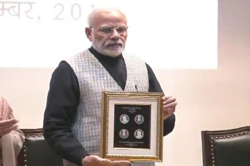 ১০০ টাকার কয়েন ৷ এবার দেশের প্রধানমন্ত্রীর হাত ধরেই প্রকাশ্যে এল ১০০ টাকার কয়েন ৷ Photo Courtesy: Twitter ১০০ টাকার কয়েন ৷ এবার দেশের প্রধানমন্ত্রীর হাত ধরেই প্রকাশ্যে এল ১০০ টাকার কয়েন ৷ Photo Courtesy: Twitter