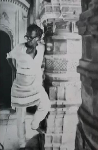 কখনওই শিল্পের জন্য আপোস করতে চাননি ৷ শুধুমাত্র দেশে নয়, তাঁর ছবি সমাদৃত হয়েছে বিদেশের মাটিতে ৷ দেশে এবম দেশের বাইরে বহু সম্মানে সম্মানিত হয়েছিলেন মৃণাল সেন ৷  Photo: News 18 Bangla