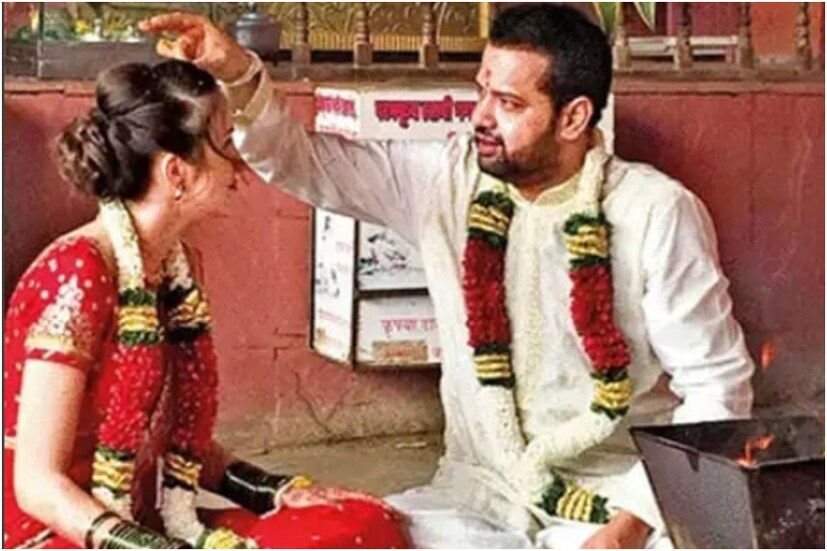 ♦ মালাবার হিলে কাজাখস্তানের মডেল নাতালিয়া ইলিনাকে বিয়ে করেন রাহুল মহাজন ৷