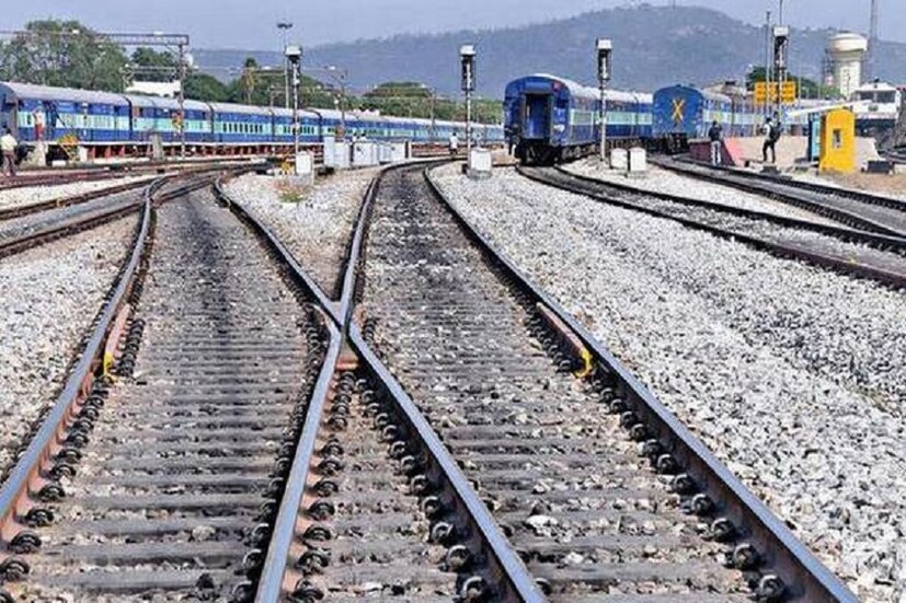 রেলের তরফ থেকে আরও জানানো হচ্ছে RRB ভিত্তিতে এই নিয়োগ প্রক্রিয়া সম্পন্ন হবে ৷ প্রতীকী ছবি ৷