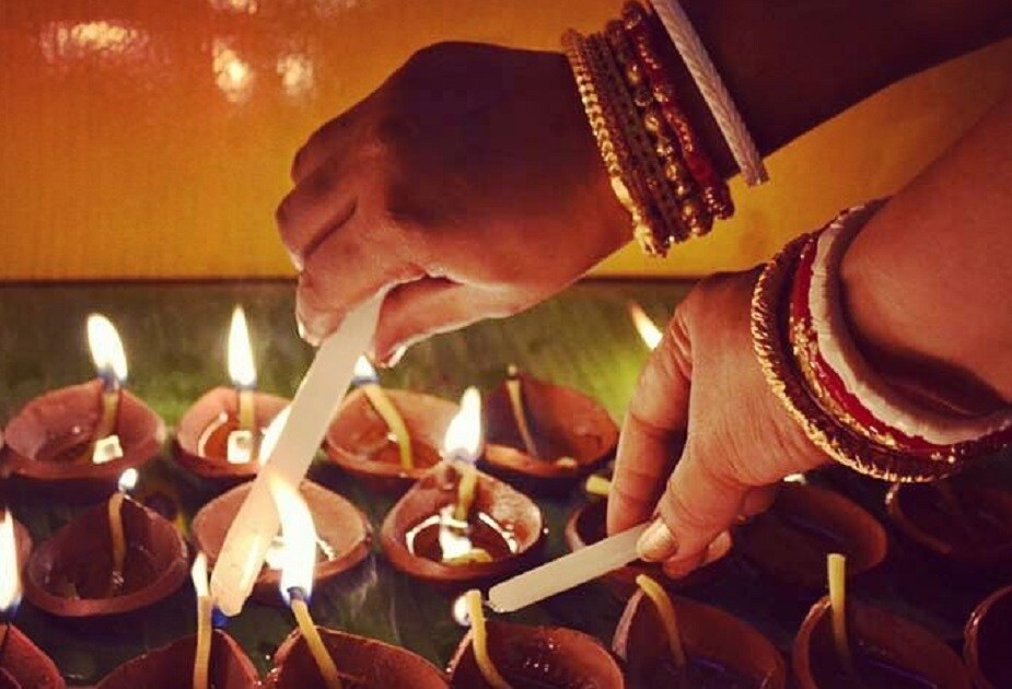 •• জীবনে অনেক সময়ই কঠির বাধা আসে ৷ কিন্তু তাও কাটিয়ে ওঠা সম্ভব হয় ৷ এবার জেনে নেওয়া যাক রবিবার ঠিক কী করতে হবে ৷ ছবি: দেবমাল্য দাস ৷ •• জীবনে অনেক সময়ই কঠির বাধা আসে ৷ কিন্তু তাও কাটিয়ে ওঠা সম্ভব হয় ৷ এবার জেনে নেওয়া যাক রবিবার ঠিক কী করতে হবে ৷ ছবি: দেবমাল্য দাস ৷