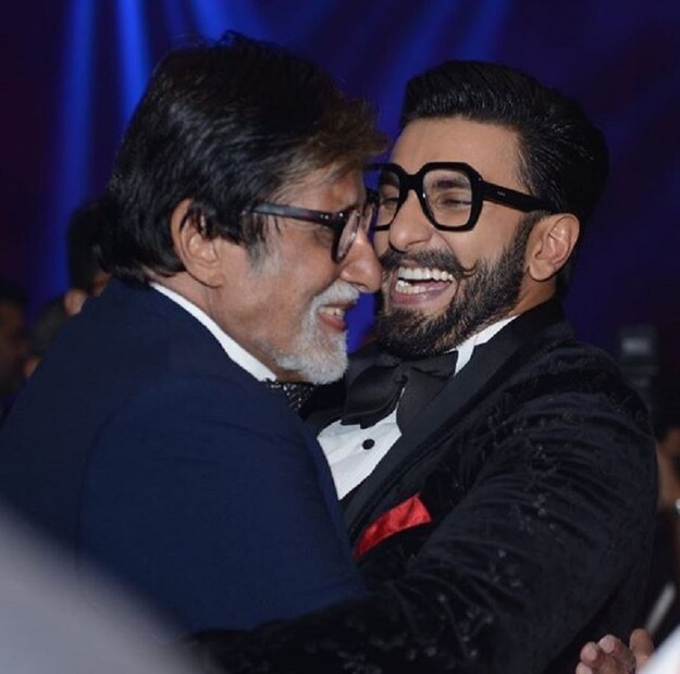 এর পাশাপাশি অমিতাভ ছেলেদেরও একটা ছবি পোস্ট করেছেন ৷ তিনি লিখেছেন ছেলেরা কিন্তু নিজেদের হার বেশ স্পোর্টিংলি নিয়েছেন ৷ এই ছবির হাসিতেই সেটার প্রমাণ ৷  Photo Courtesy - Amitabh Bachchan/ Instagram Handle 