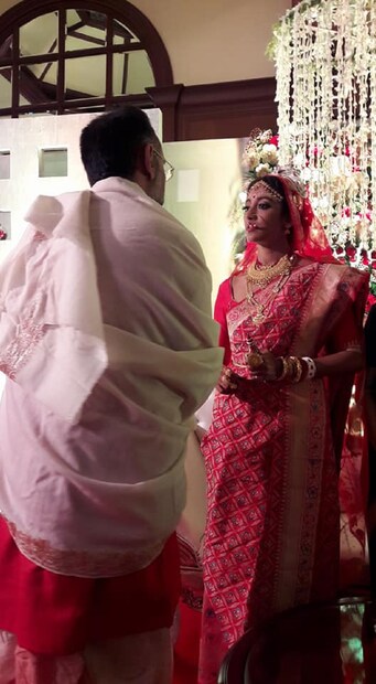 •• সেই উৎসব শেষ হয়ে গিয়েছে ৷ তবে, দুবাইতেই থেকে গিয়েছিলেন পাওলি ৷ কেননা স্বামী অর্জুন দুবাই পৌঁছে গিয়েছেন ৷ ছবি: ইনস্টাগ্রাম ৷