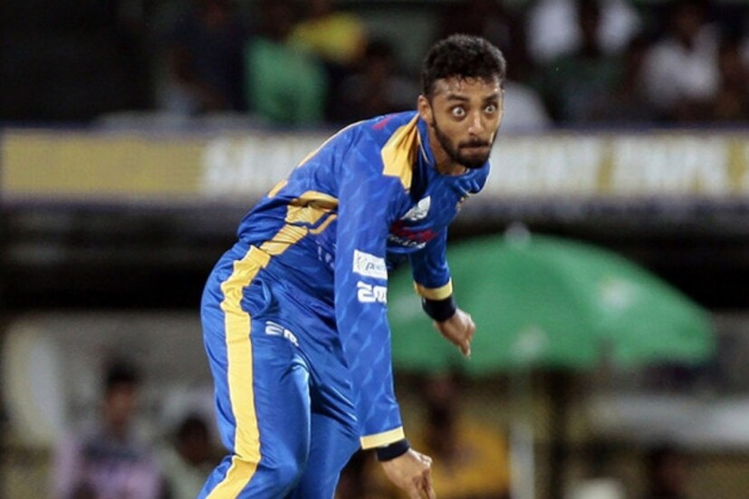 ঠিক যেভাবে এরকম কোনও নিলাম থেকে কুলদীপ যাদব, কারিয়াপ্পাদের উঠে আসা। অনামী বরুণের জন্য মরিয়া লড়াই ফ্র্যাঞ্চাইজিদের। শেষ ৮ কোটি ৪০ লাখে ডিল ফাইনাল কিংস ইলেভেন পঞ্জাবের। একইভাবে জাতীয় দলে অনিয়মিত জয়দেব উনাদকাটের ৮ কোটি ৪০ লাখে বিক্রি হওয়া রাজস্থান রয়্যালসে। দাপট ছিল তরুণ ক্যারিবিয়ান ক্রিকেটারদেরও। 