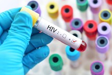 কিশোরের HIV পজেটিভ রক্ত দেওয়া হল অন্তঃসত্ত্বার শরীরে, বারংবার আত্মহত্যার চেষ্টা দাতার