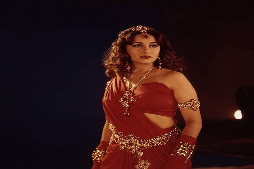 বলিউডের ধকধক গার্ল মাধুরী দীক্ষিত নেনের ইনস্টাগ্রামের ফ্যানের সংখ্যা এই মুহূর্তে ১১ মিলিয়ন অর্থাৎ ১.১ কোটি ৷ ছবি সৌজন্যে মাধুরী দীক্ষিত নেনের ট্যুইটার ৷ বলিউডের ধকধক গার্ল মাধুরী দীক্ষিত নেনের ইনস্টাগ্রামের ফ্যানের সংখ্যা এই মুহূর্তে ১১ মিলিয়ন অর্থাৎ ১.১ কোটি ৷ ছবি সৌজন্যে মাধুরী দীক্ষিত নেনের ট্যুইটার ৷