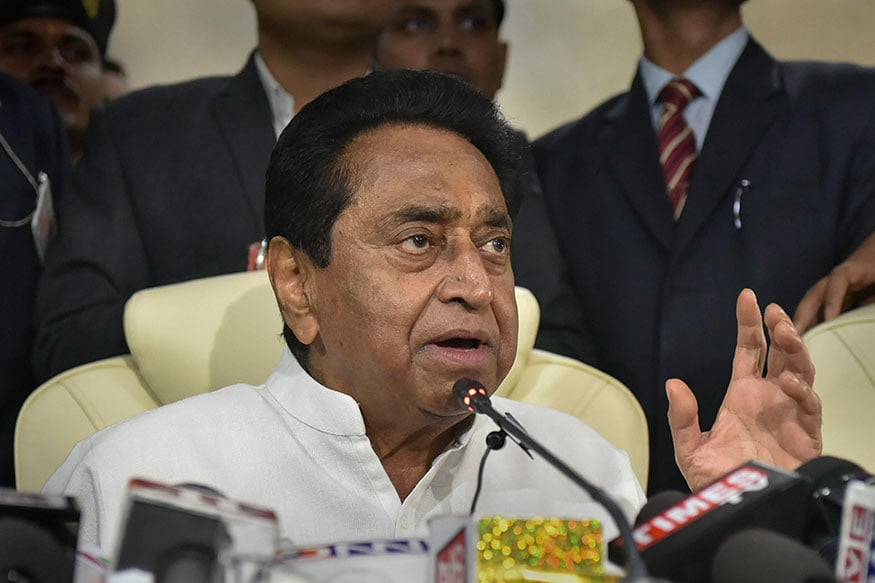 মধ্যপ্রদেশের মুখ্যমন্ত্রীর পদে শপথ নিয়েই রাজ্যের কৃষকদের স্বল্প সময়ের ঋণ মুকুবের নির্দেশ দিলেন কমলনাথ। (Image: PTI) মধ্যপ্রদেশের মুখ্যমন্ত্রীর পদে শপথ নিয়েই রাজ্যের কৃষকদের স্বল্প সময়ের ঋণ মুকুবের নির্দেশ দিলেন কমলনাথ। (Image: PTI)