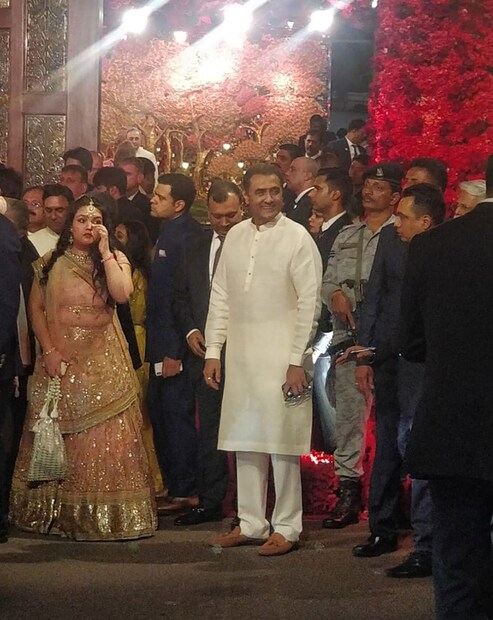 আম্বানি কন্যার বিয়েতে উপস্থিত ছিলেন প্রফুল পটেল 