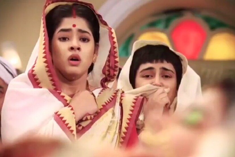 বদলে যাচ্ছে আপনার টিভি। কেবল টিভি দেখার অভিজ্ঞতাও বদলাবে। এর জন্য এখন থেকেই তৈরি থাকতে হবে। কী কী চ্যানেল দেখতে চান, টিভির জন্য কতটা খরচ করতে তৈরি, সব বিবেচনা করেই তৈরি থাকুন। হাতে সময় আর বেশি নেই কিন্তু। (Photo: Instagram)