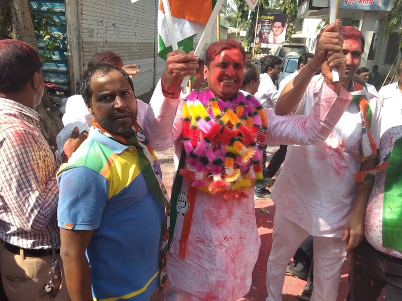 শচীন পাইলটের বাড়ির সামনে সমর্থকদের উল্লাস 