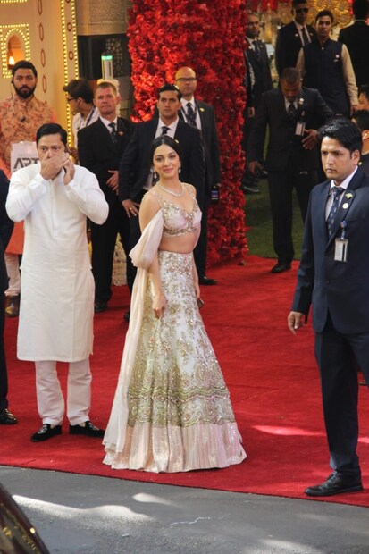 সাদা লহেঙ্গায় ইশার আম্বানির বিয়েতে হাজির কিয়ারা আদবানি ৷ Sachin Gokhale/News18