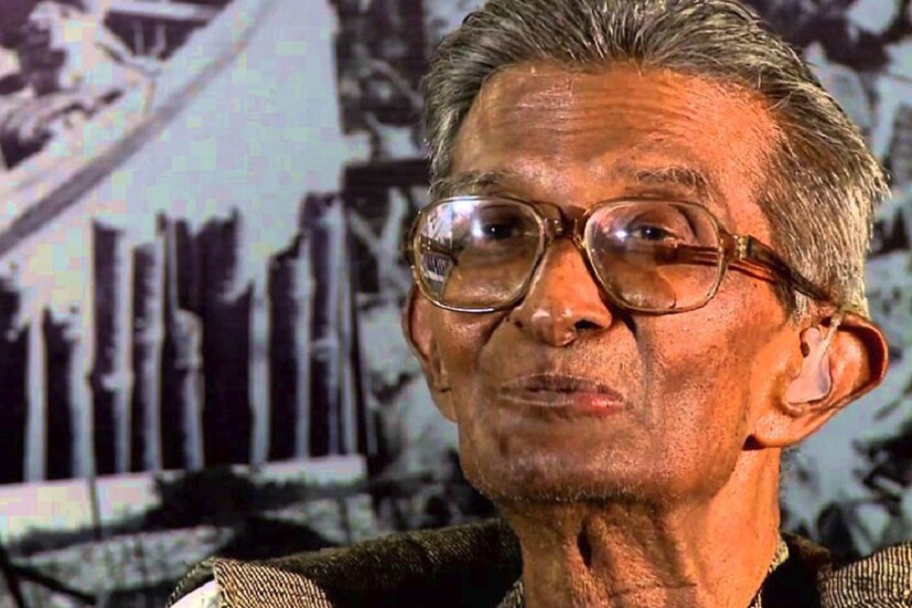১ মে জীবনাবসান হয় অশোক মিত্রর ৷ মৃত্যুকালে বয়স হয়েছিল ৯০ বছর  ৷ ১৯৭৭ থেকে টানা ১০ বছর রাজ্যের বামফ্রন্ট সরকারের অর্থমন্ত্রীর দায়িত্ব সামলেছেন।