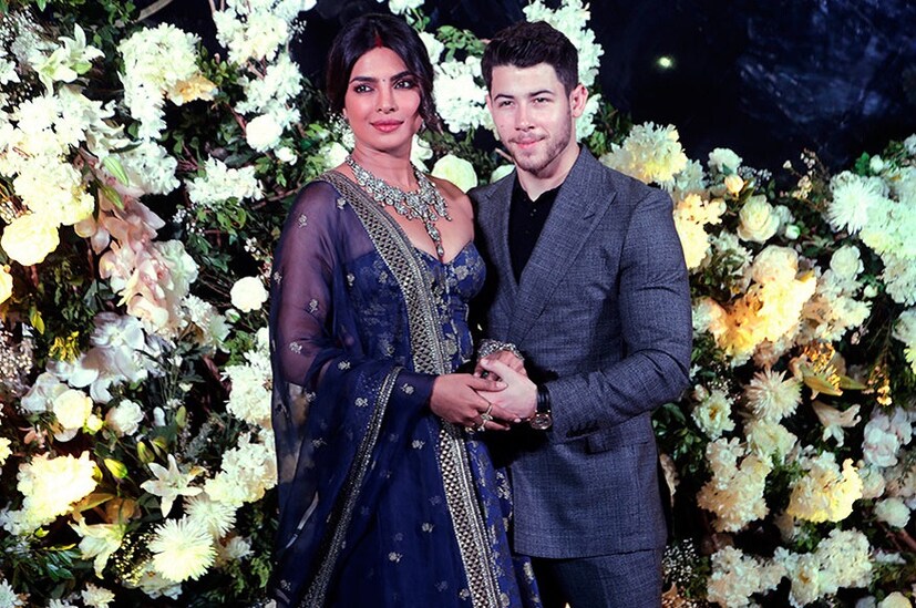 ঘনিষ্ঠদের জন্য রিসেপশনের পরদিনই মুম্বইতেই বলিউডের জন্য গালা পার্টি দেন নিকইয়াঙ্কা৷ 